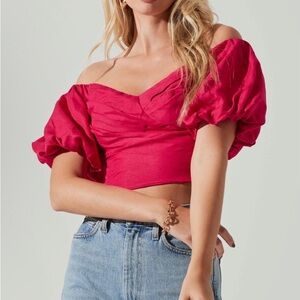 ASTR the label LAURANA OFF SHOULDER PUFF SLEEVE TOP
